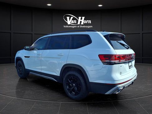 Used 2024 Volkswagen Atlas Peak Edition SE AWD/4WD image 6