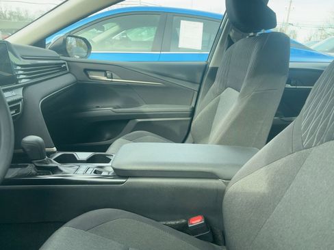 Used 2025 Toyota Camry LE image 10