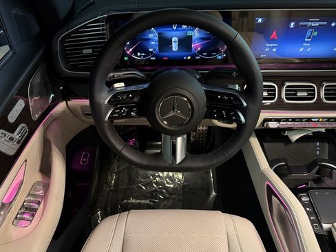 New 2026 Mercedes-Benz GLS 580 4MATIC image 12