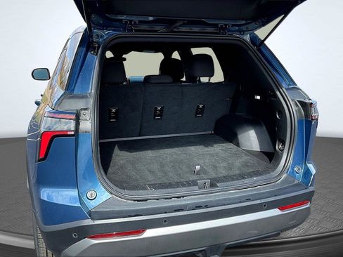 Used 2025 Chevrolet Equinox LT AWD/4WD image 5