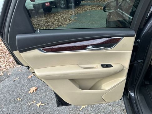 Used 2017 Cadillac XT5 Luxury w/ Driver Awareness Package image 23