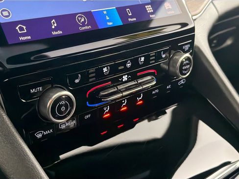 Used 2021 Jeep Grand Cherokee L Summit w/ Luxury Tech Group V image 16