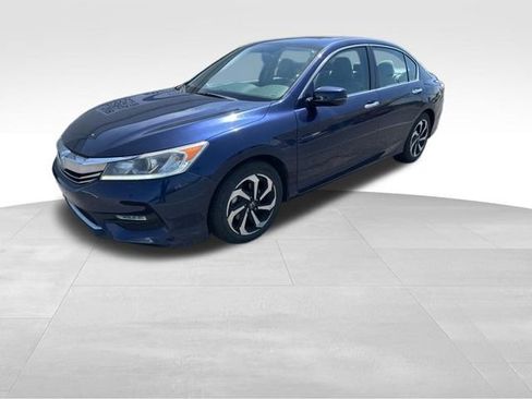 Used 2017 Honda Accord EX image 4