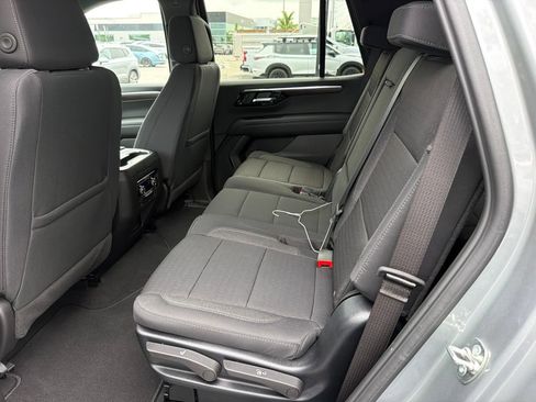 Used 2025 Chevrolet Tahoe LS RWD image 10