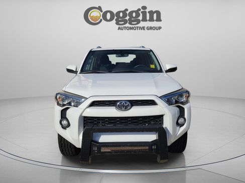 Used 2018 Toyota 4Runner SR5 AWD/4WD image 5