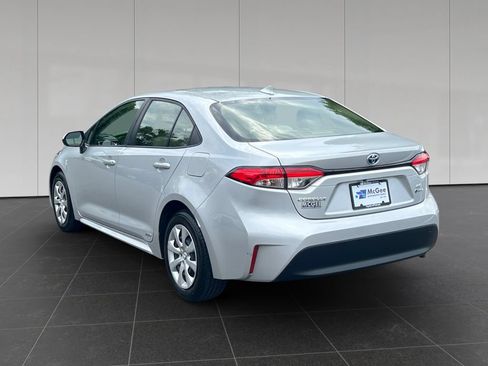 Used 2025 Toyota Corolla LE AWD/4WD image 3