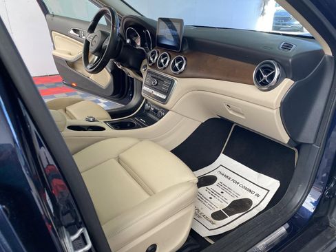Used 2018 Mercedes-Benz GLA 250 4MATIC image 8
