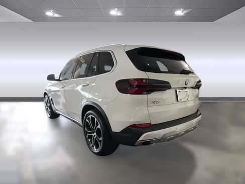 Certified 2025 BMW X5 sDrive40i w/ Parking Assistance Package RWD image 11