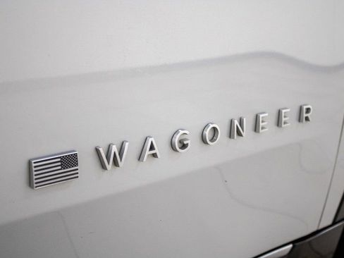 Used 2024 Jeep Wagoneer L Series II w/ Flexible Seating Group image 40