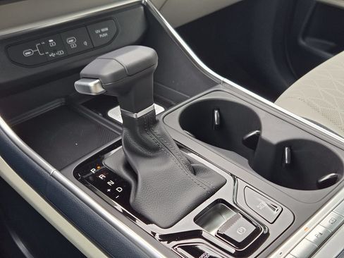 New 2026 Kia Carnival EX FWD image 17