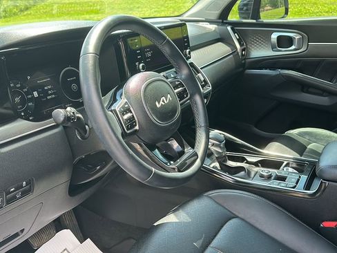 Used 2023 Kia Sorento SX image 11