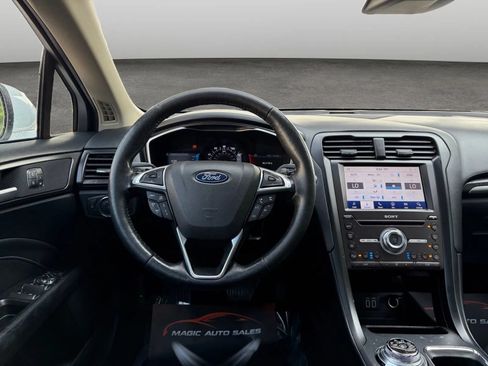 Used 2020 Ford Fusion Titanium AWD/4WD image 28