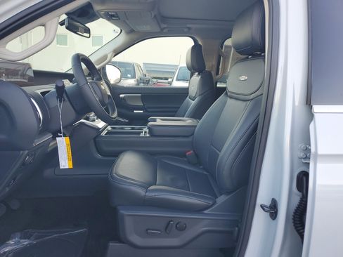 New 2025 Ford Expedition Max Platinum w/ Driver's Package image 10