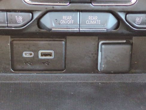 Used 2021 Chevrolet Tahoe Premier w/ Premium Package image 32