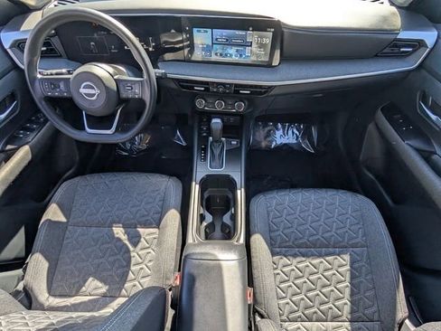 Used 2025 Nissan Kicks SV w/ SV Premium Package image 11