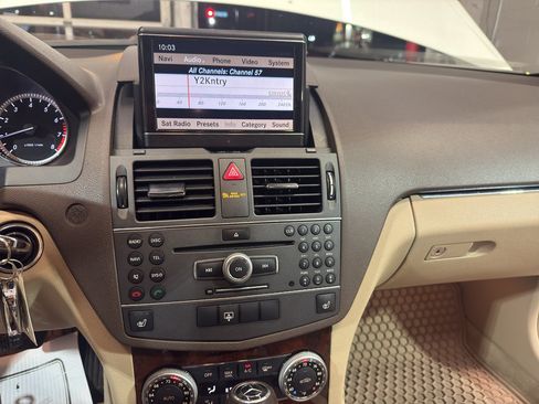 Used 2011 Mercedes-Benz C 300 4MATIC Sedan image 20