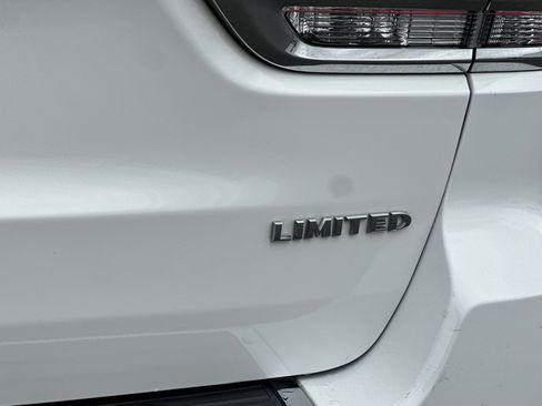 Used 2022 Jeep Grand Cherokee Limited w/ Trailer Tow Group IV image 53