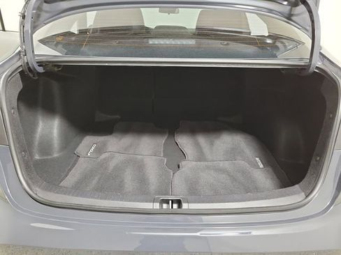 Used 2025 Toyota Corolla LE FWD image 10