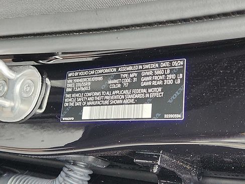 Certified 2025 Volvo XC60 T8 Plus w/ Climate Package AWD/4WD image 26