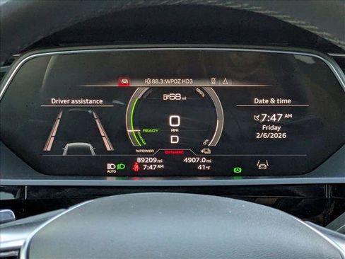 Used 2022 Audi e-tron Premium w/ Convenience Plus Package AWD/4WD image 11