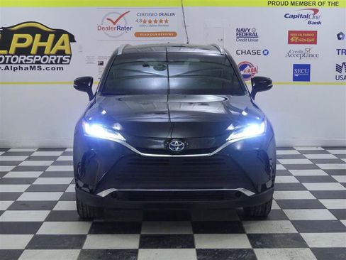 Used 2021 Toyota Venza XLE image 2