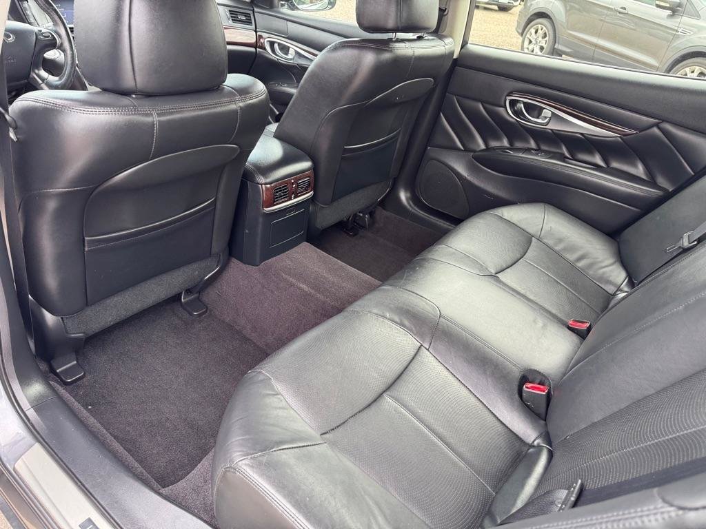 Used 2017 INFINITI Q70 L 3.7 AWD/4WD image 18