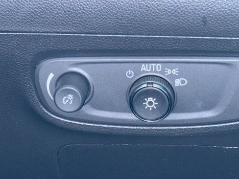 Used 2025 Buick Encore GX Preferred FWD image 35
