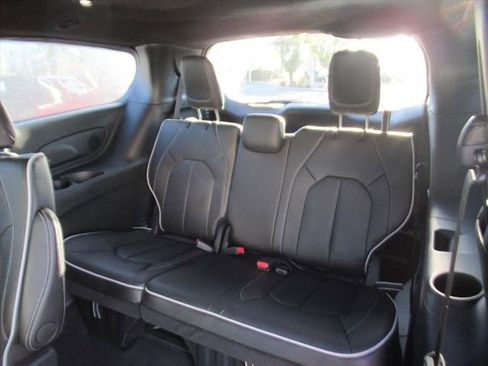 New 2026 Chrysler Pacifica Limited w/ S Appearance Package FWD image 31