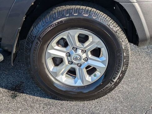 Used 2016 Toyota 4Runner SR5 Premium image 10