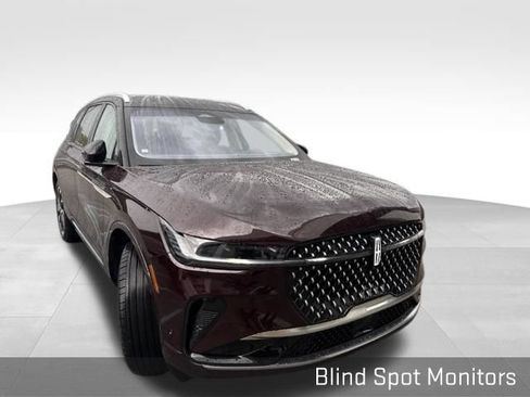 Used 2024 Lincoln Nautilus Reserve w/ Equipment Group 202A AWD/4WD image 7