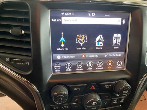 Used 2018 Jeep Grand Cherokee Altitude AWD/4WD image 21