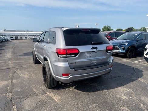 Used 2019 Jeep Grand Cherokee Altitude AWD/4WD image 7