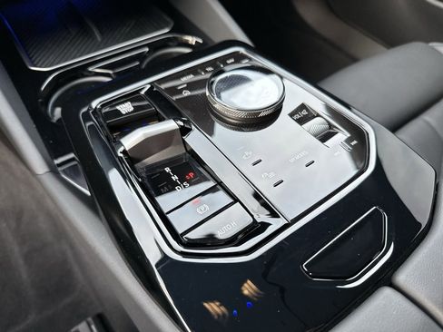 Certified 2024 BMW 530i xDrive w/ Premium Package image 37