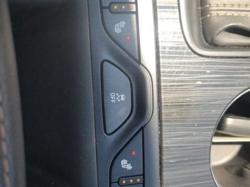 Used 2016 Chevrolet Impala LTZ FWD image 40