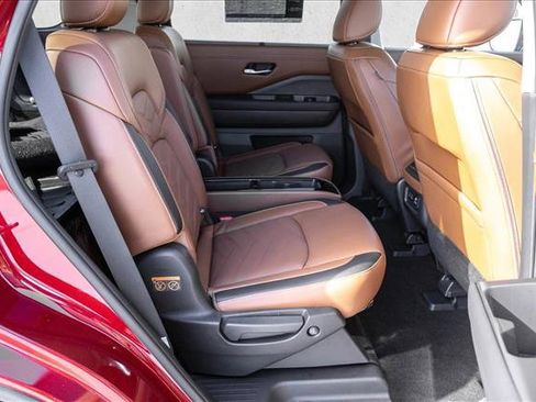 Used 2023 Nissan Pathfinder Platinum image 26