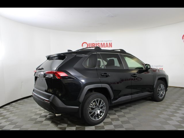 Used 2019 Toyota RAV4 LE FWD image 8