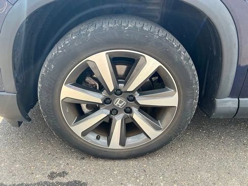 Used 2024 Honda Pilot Touring image 8
