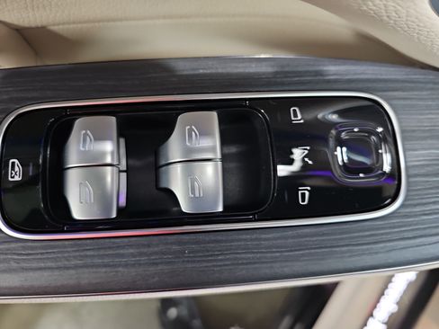 Certified 2023 Mercedes-Benz EQS 580 4MATIC SUV image 30
