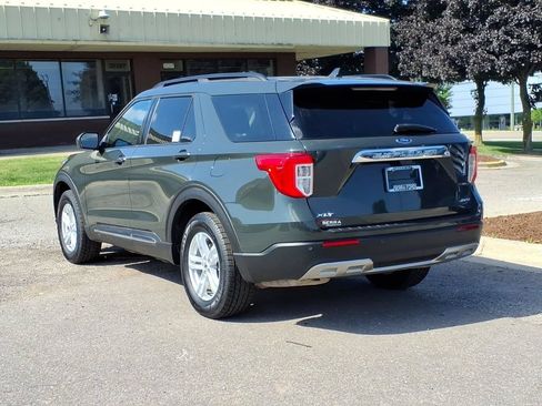 Used 2023 Ford Explorer XLT w/ Equipment Group 202A AWD/4WD image 3