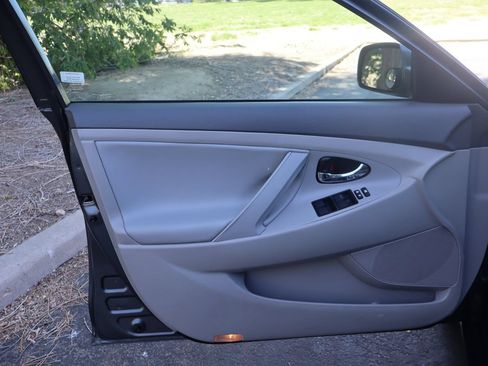 Used 2009 Toyota Camry Hybrid FWD image 23