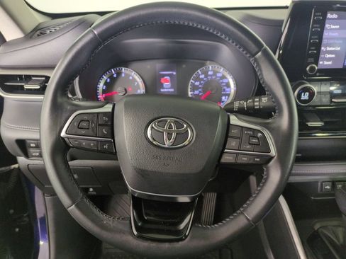 Used 2020 Toyota Highlander LE FWD image 16