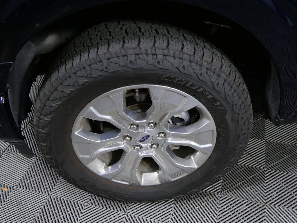 Used 2022 Ford F150 Platinum w/ FX4 Off-Road Package AWD/4WD image 7