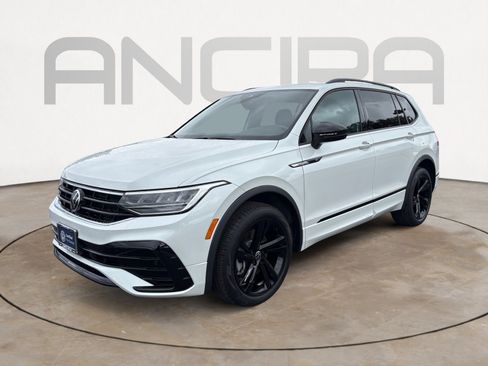 Certified 2024 Volkswagen Tiguan SE R-Line FWD image 6