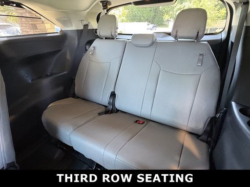 Used 2026 Toyota Sienna XLE AWD/4WD image 27