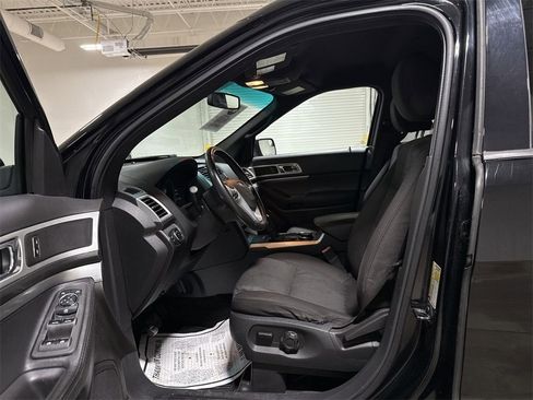 Used 2012 Ford Explorer XLT image 18