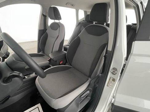 Used 2024 Volkswagen Taos S image 33