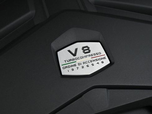 Used 2022 Lamborghini Urus image 36