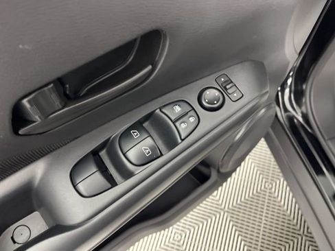 Used 2024 Nissan Kicks S image 32