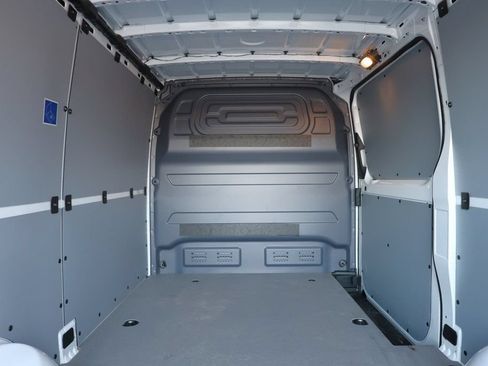 Used 2025 Mercedes-Benz Sprinter 2500 image 24