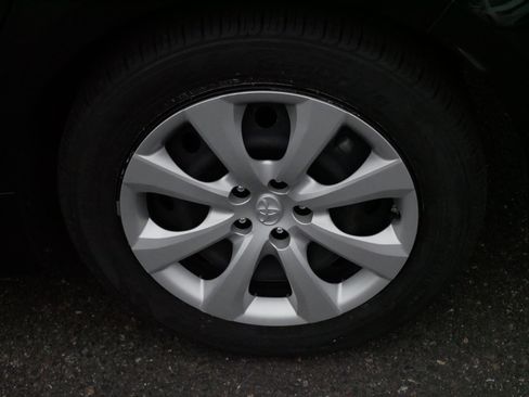 Used 2022 Toyota Corolla LE image 15